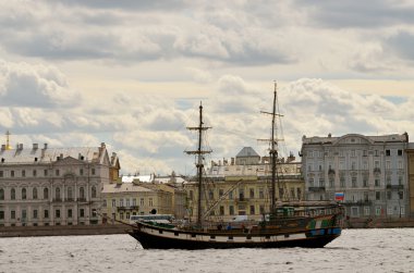 Fırkateyn çapa olduğunu.
