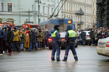 - Rusya. St. Petersburg 'da. 23 Ocak 2021 'de Aleksey Navalny' yi desteklemek için düzenlenen miting. İnsanlar muhalifin serbest bırakılmasını talep ediyor. Almanya 'dan geldikten sonra tutuklandı. Tören Nevsky Prospect boyunca devam ediyor..