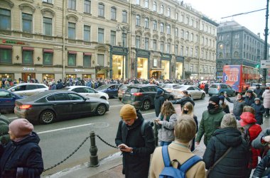 - Rusya. St. Petersburg 'da. 23 Ocak 2021 'de Aleksey Navalny' yi desteklemek için düzenlenen miting. İnsanlar muhalifin serbest bırakılmasını talep ediyor. Almanya 'dan geldikten sonra tutuklandı. Tören Nevsky Prospect boyunca devam ediyor..