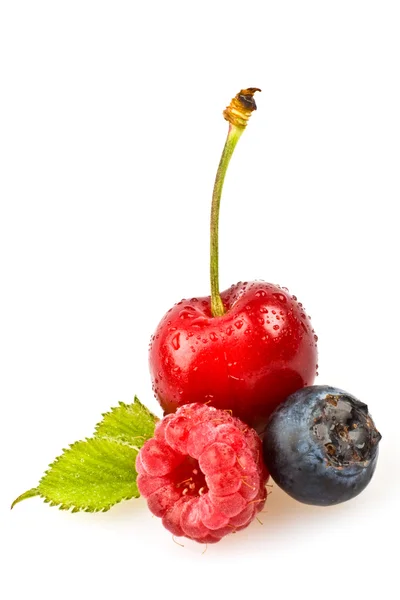 Ripe tasty cherry raspberry and blueberry composition set isolated on white — Stock Photo, Image