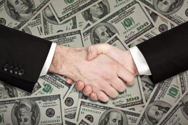 yüz dolar para izole iş adamı el sıkışma