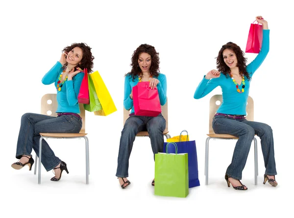 Bolso hermoso feliz de la tienda de demostración de la mujer aislado en blanco — Foto de Stock