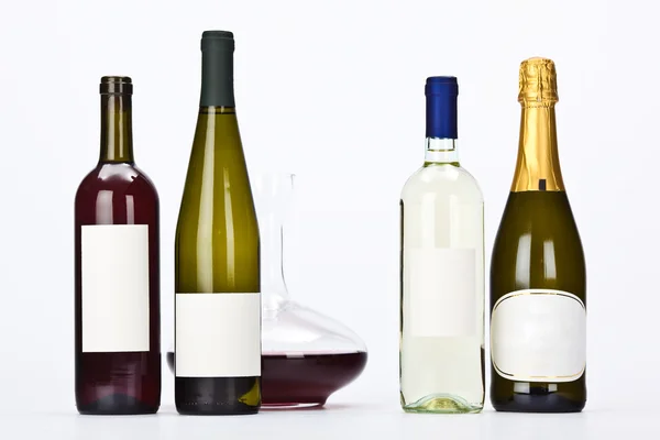 Beyaz izole kırmızı beyaz şarap şişesi kompozisyon seti — Stok fotoğraf