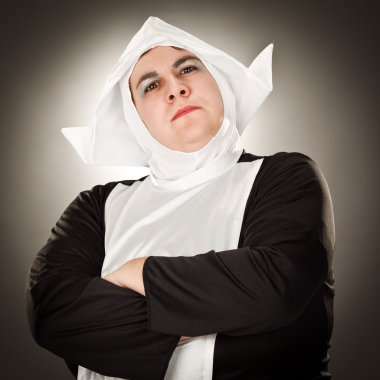 komik Rahibe Rahibe siyah arka plan üzerine