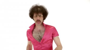 Kıvırcık saçlı adam Vintage Giysi Giydirme