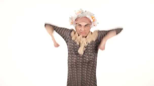 Stara kobieta wyświetlone mimikę — Wideo stockowe