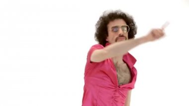 Kıvırcık saçlı adam Vintage Giysi Giydirme