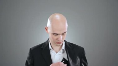Adam gösteren yüz ifadeleri 