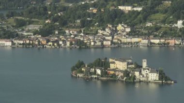 Orta göl ve san giulio ada İtalya 