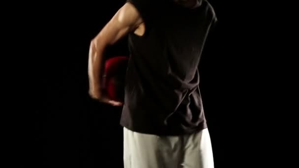 Sportsman perform basketball freestyle trick — Stock Video