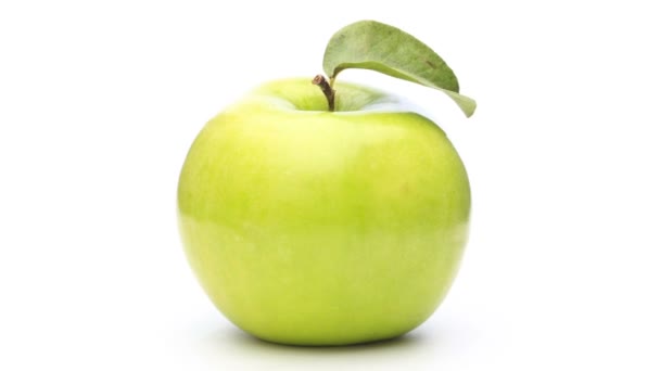 Rotating green apple — Stock Video