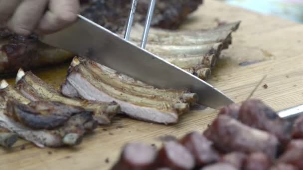 Grilled spare rib sliced — Stock Video