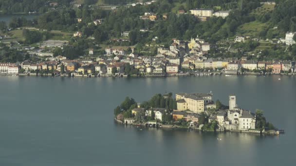 Orta jeziora i san giulio wyspa Włochy — Wideo stockowe