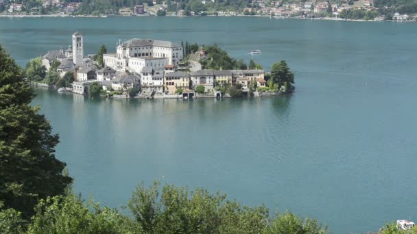 Orta-tó és a san giulio-szigetre, Olaszország — Stock videók