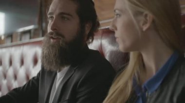 Erkek ve Kadın Konuşuyor  