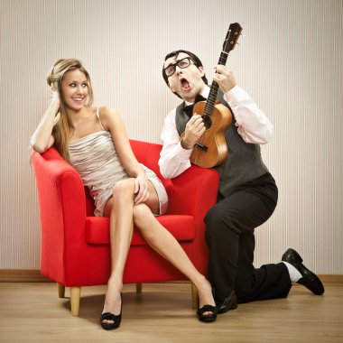 İnek adam erkek arkadaşı için Sevgililer günü için ukulele aşk şarkı çal