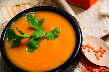 kremalı balkabağı çorbası.