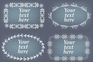 Elle çizilmiş çerçeveler vektör kümesi. Sayfa süslemeleri ile çiçek öğeleri