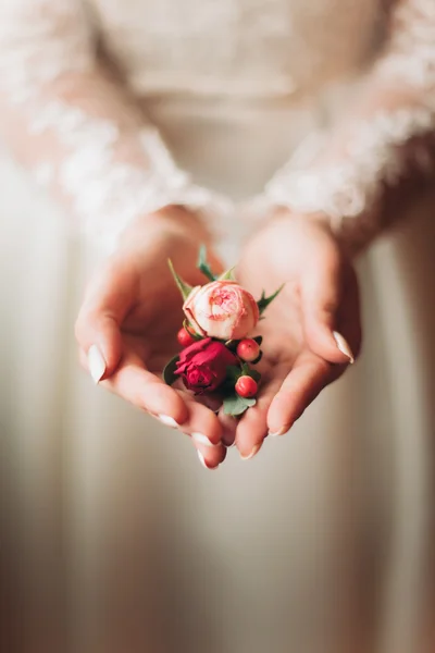 Υπέροχο πολυτελές γαμήλιο μπουκέτο από διαφορετικά λουλούδια — Φωτογραφία Αρχείου