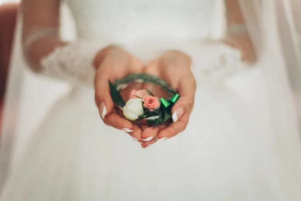 Wunderbarer luxuriöser Hochzeitsstrauß aus verschiedenen Blumen — Stockfoto