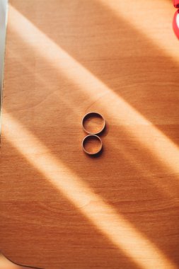 Onlara yakın şık dekorasyonu ile lüks alyans