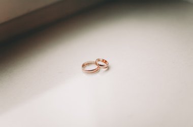 Onlara yakın şık dekorasyonu ile lüks alyans