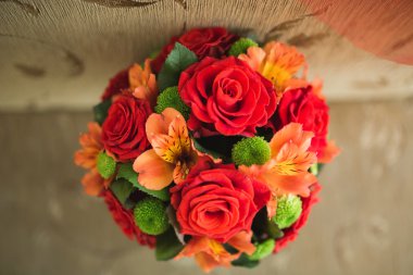 Güzel lüks düğün buket kırmızı çiçek