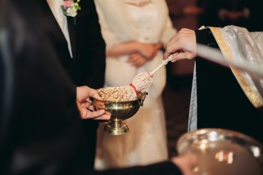 Yeni evliler elbise alyans Kilisesi