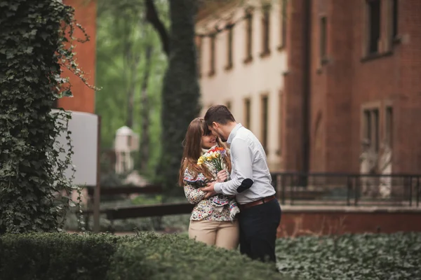 Histoire d'amour d'un couple heureux à Cracovie — Photo