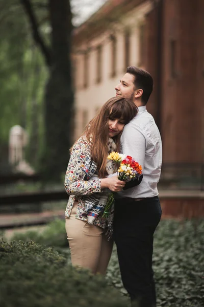 Historia de amor de pareja feliz en Cracovia —  Fotos de Stock