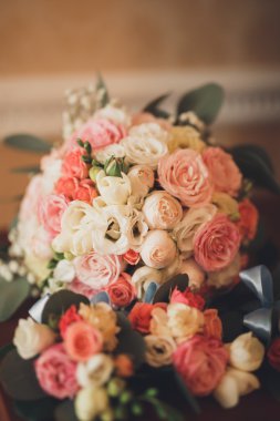 Düğün mükemmel gelin buketi değişik çiçek