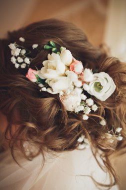 Güzel gelin moda peçe ve elbise düğün sabah portresi