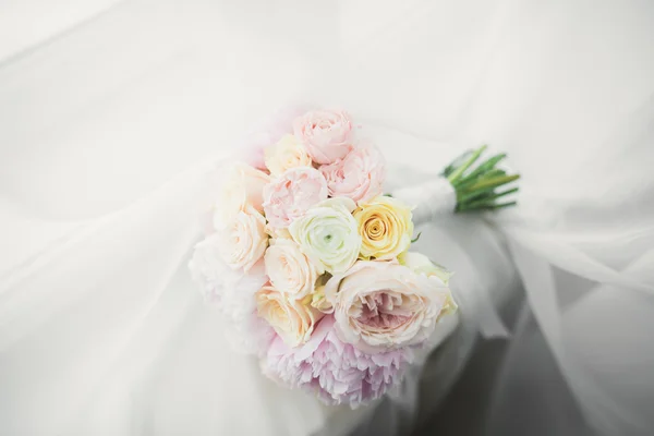 Wonderful luxury wedding bouquet of different flowers — Stock Photo, Image