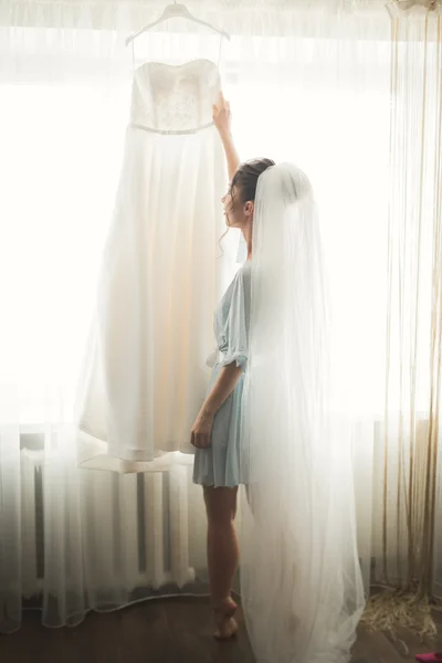 Νύφη πολυτελή ξενοδοχεία πρωί της την ημέρα του γάμου — Φωτογραφία Αρχείου