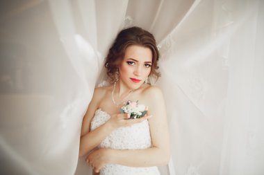 Güzel gelin moda peçe ve elbise düğün sabah portresi