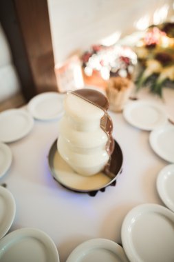 Bir büfe üzerinde pişmiş tatlı çeşitleri