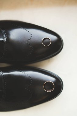 Lüks ayakkabılı erkek aksesuarları. Üst görünüm