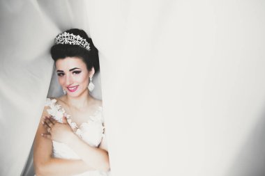 Düğün sabahı peçeli güzel bir gelin portresi.