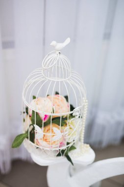 Düğün töreni için süslemeler. Güzel çiçekler.