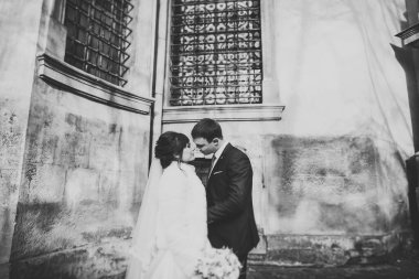 Genç ve güzel bir çiftin yakın çekimi.