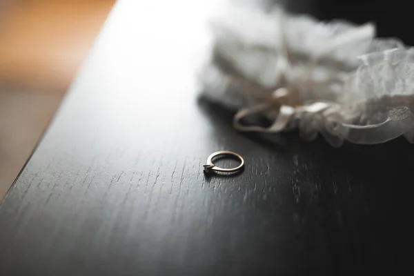 Beautiful toned picture with wedding rings — Stock Photo, Image