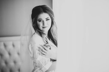 Düğün sabahı peçeli güzel bir gelin portresi.