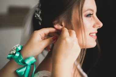 Düğün sabahı peçeli güzel bir gelin portresi.