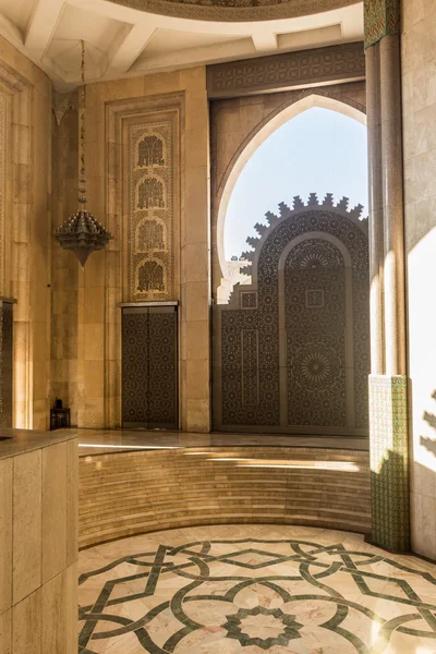 bir cami Hassan 2 girişleri görüntüle