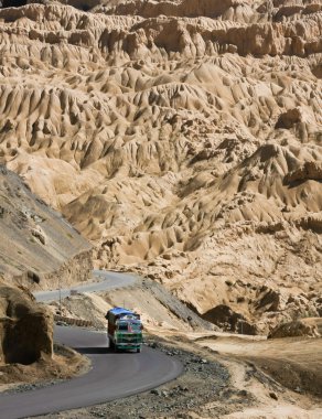 Himalaya dağ, Lamayuru moonland, Ladakh Hint kamyon