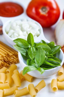 Makarna sosu için malzemeler