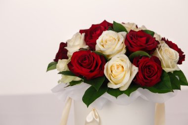 Sevimli bayanlar için gül buketi