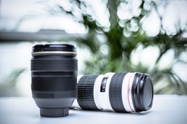 DSLR fotoğraf makinesi lens ile