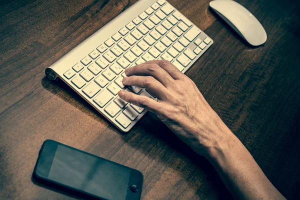 Bilgisayar klavye - ağ veya iş kavramı