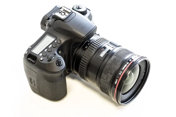 DSLR fotoğraf makinesi lens ile